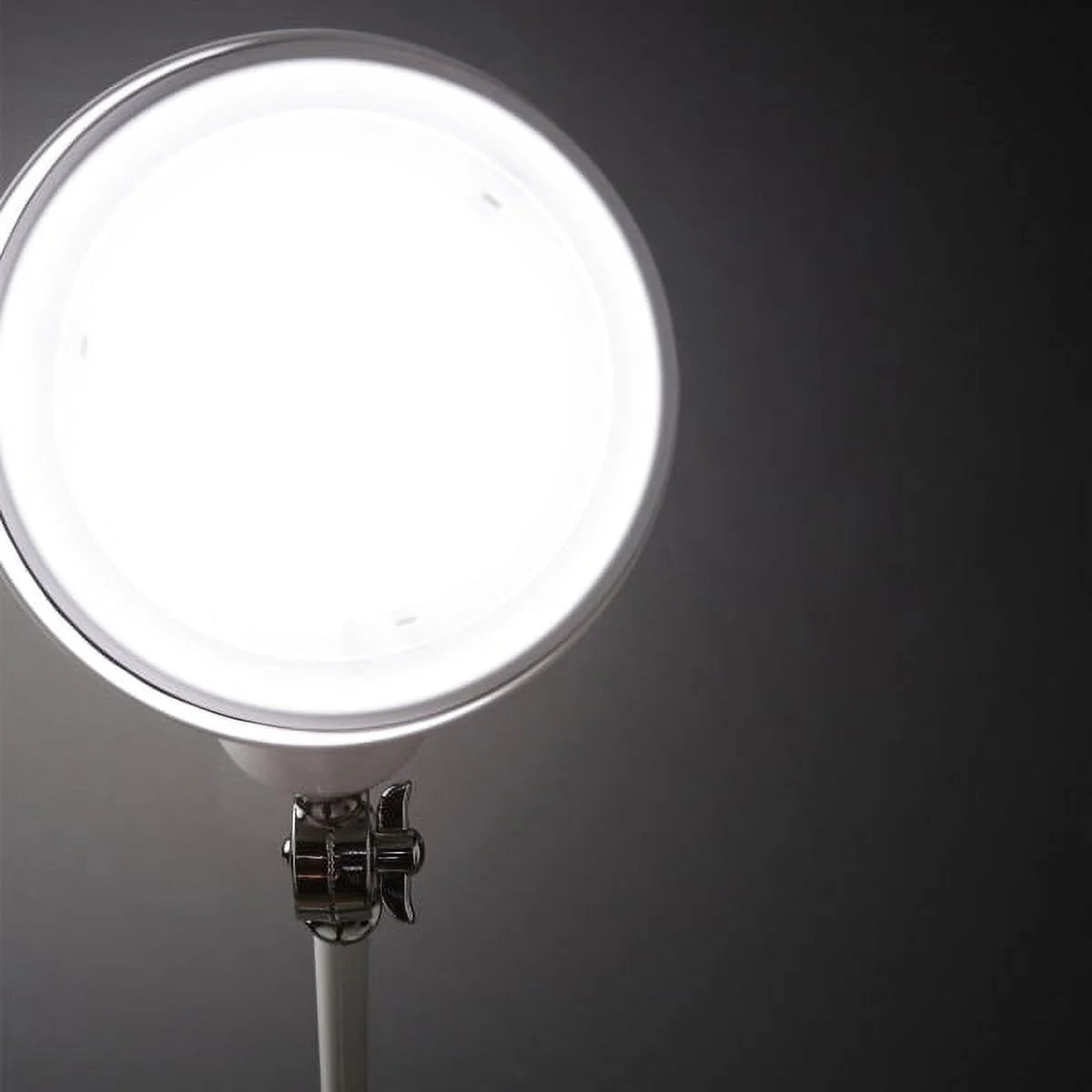 White LED Desk Lamp V7003