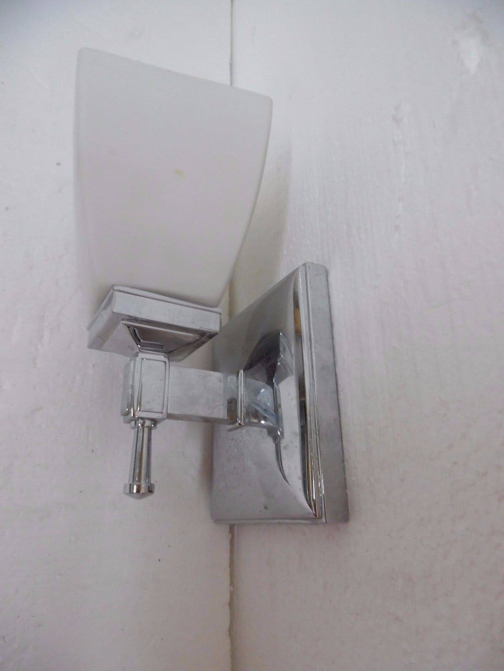 Polished Chrome 1 Light Bath Bracket K914