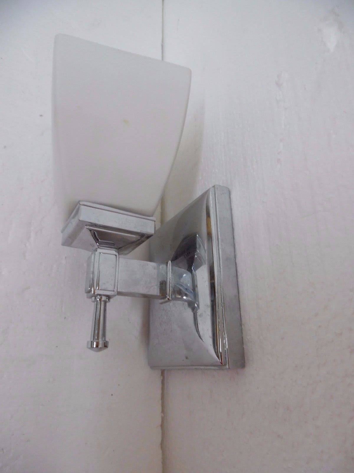 Polished Chrome 1 Light Bath Bracket K914