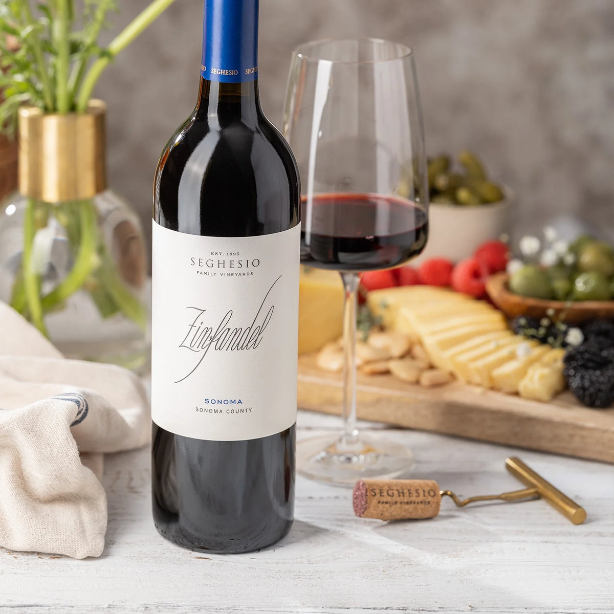 Zinfandel Red Wine, 750 ml Bottle, 15% ABV O4006