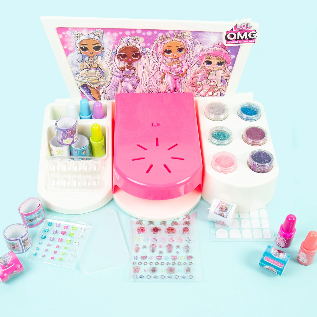 4-in-1 Manicure Set with Water Based Nail Polish W23883