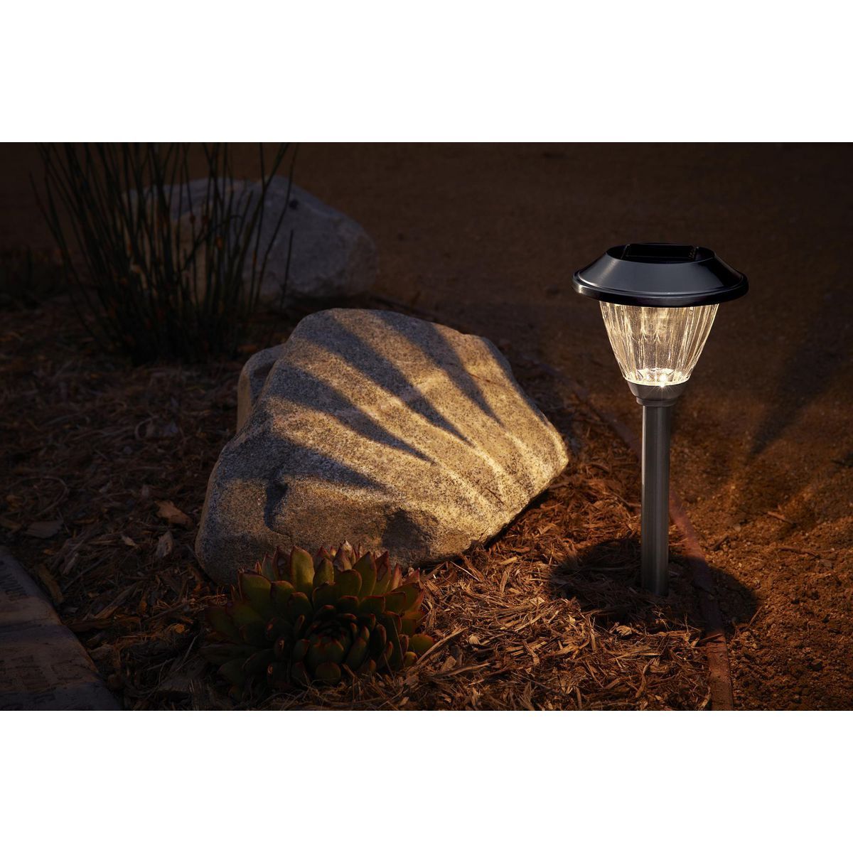16 in. Solar LED Pathway Light Q88767