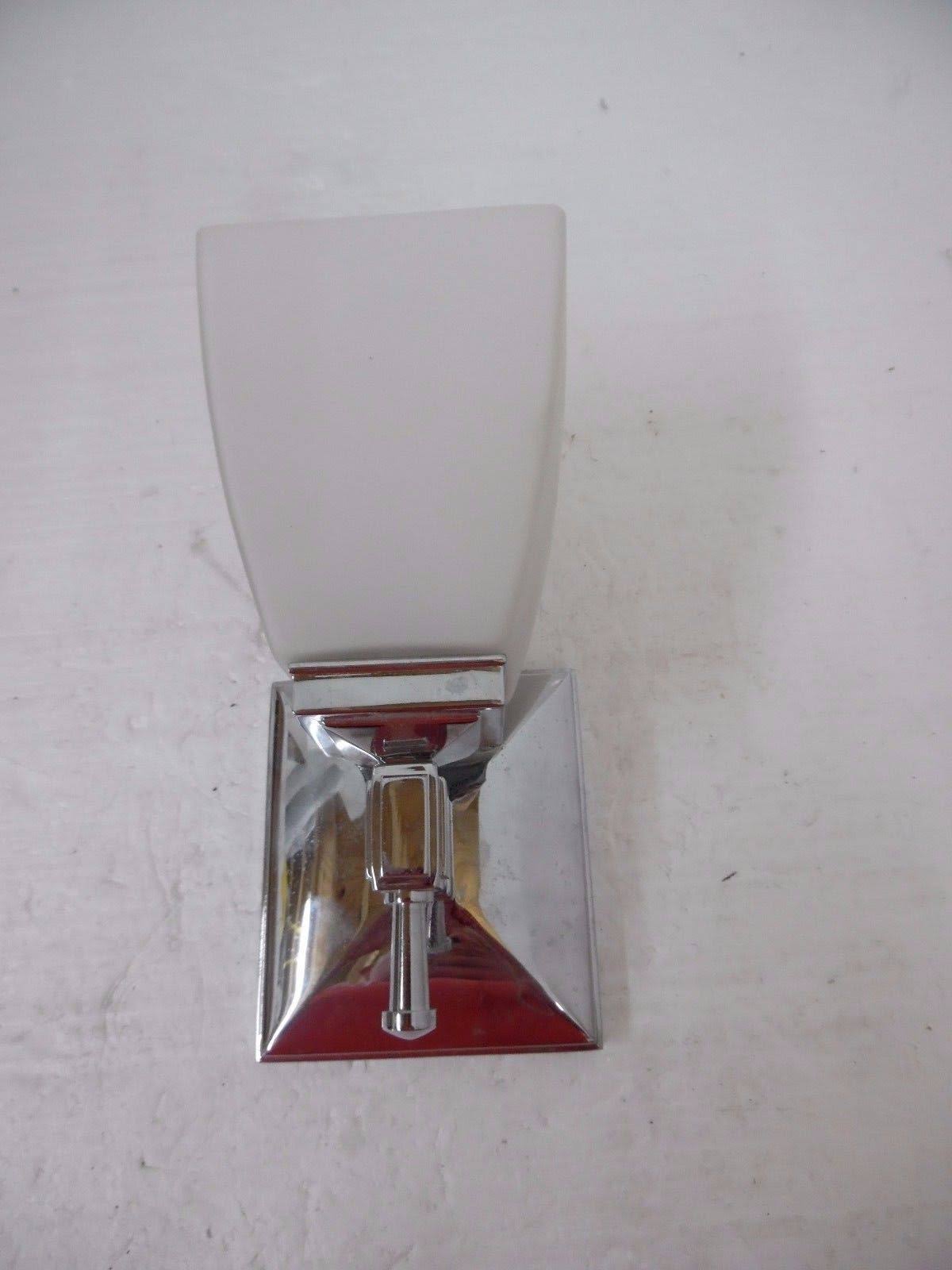 Polished Chrome 1 Light Bath Bracket K914