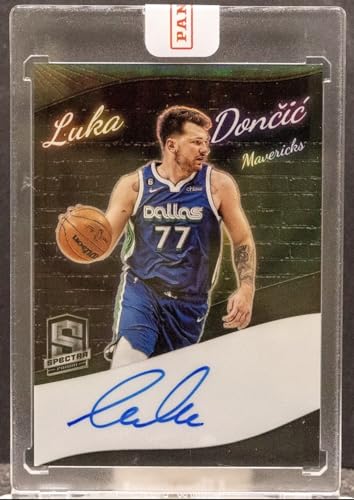 25 Cards Basketball Sports Card Mystery Pack with Autograph or Relic Cards W956