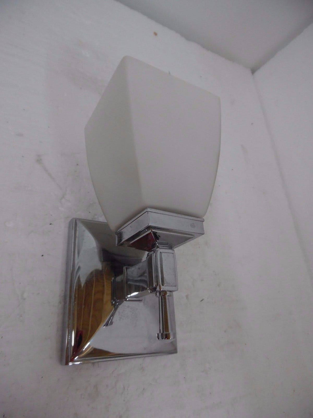 Polished Chrome 1 Light Bath Bracket K914